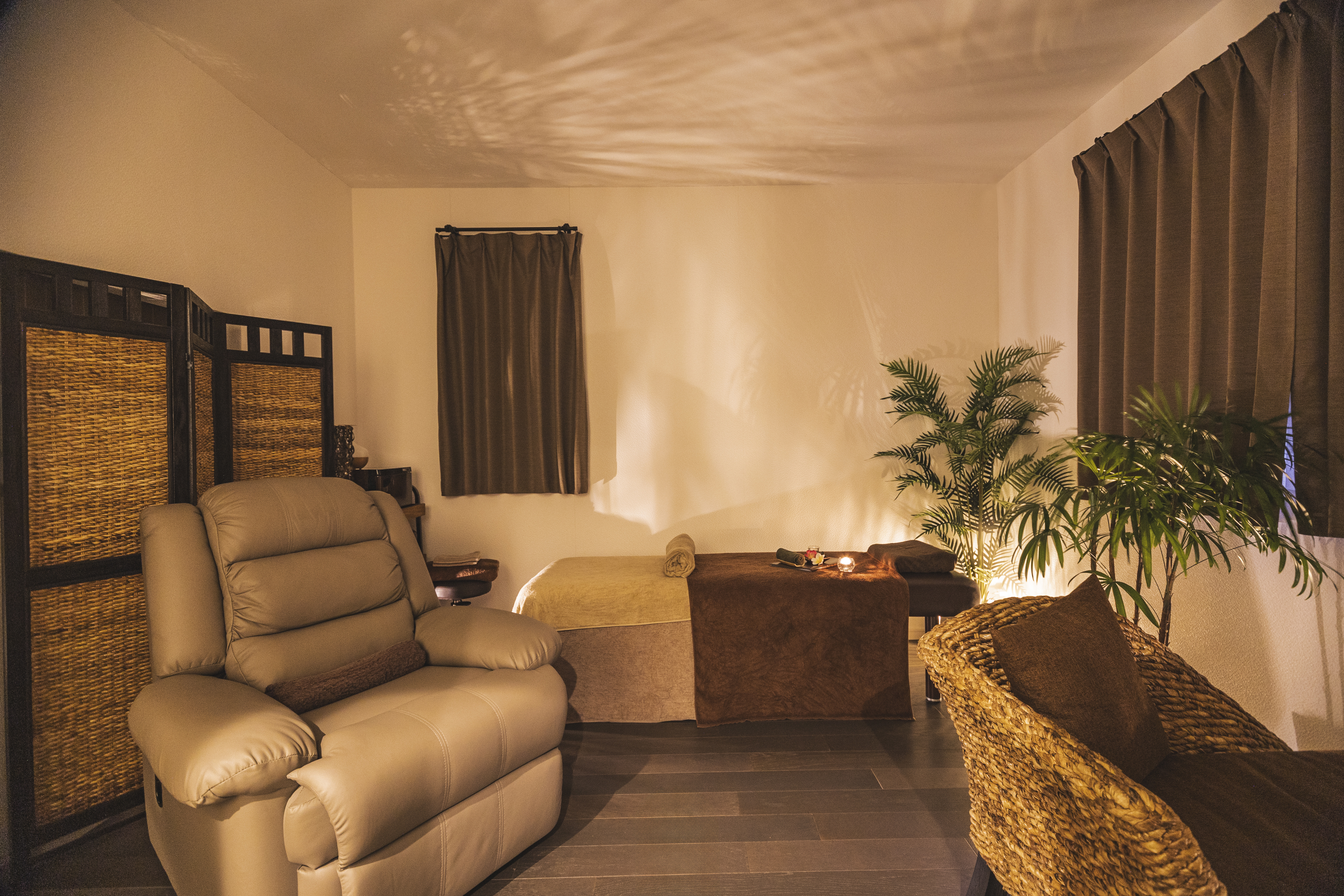 ~F/1 ゆらぎを感じる施術 極上の癒しへと導きます~